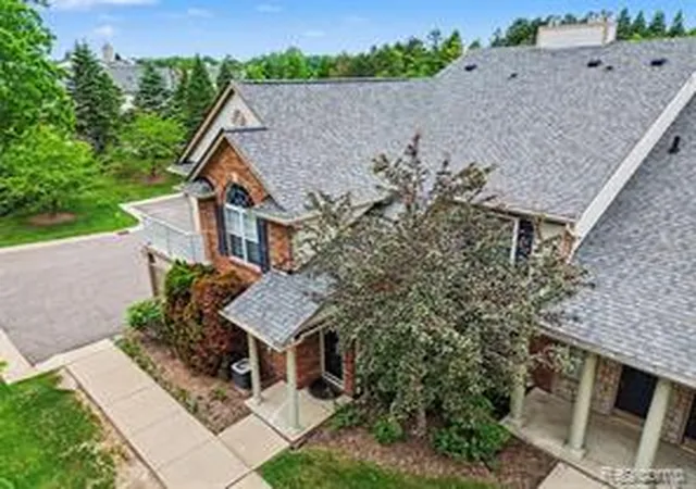 Homes for sale in Rochester, MI | 3633 Oakmonte Blvd #189, Rochester, MI 48306 | MLS# 60994200