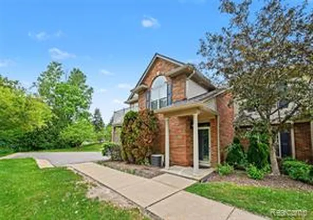 Homes for sale in Rochester, MI | 3633 Oakmonte Blvd #189, Rochester, MI 48306 | MLS# 60994200