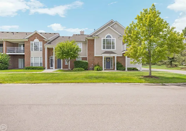 Homes for sale in Macomb, MI | 16354 Chatham Dr, Macomb, MI 48044 | MLS# 50213812