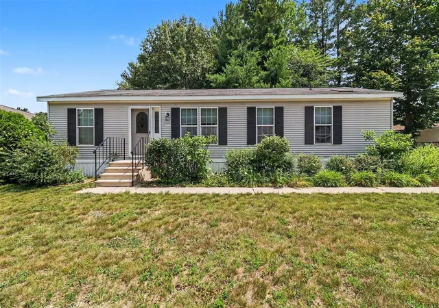 Photo 1 of Single family home for sale at 3773 W Forest Hl Cir, Ludington, MI 49431 | MLS# 70549512 | Listing updated on 2026-08-17