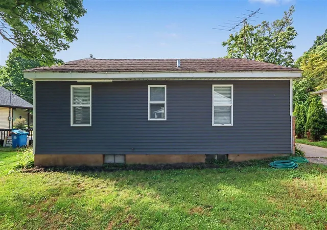 Photo 3 of Sale Pending at 70 Seivour Ave, Battle Creek, MI 49037 | MLS# 70555638 | Listing updated on 2026-09-01