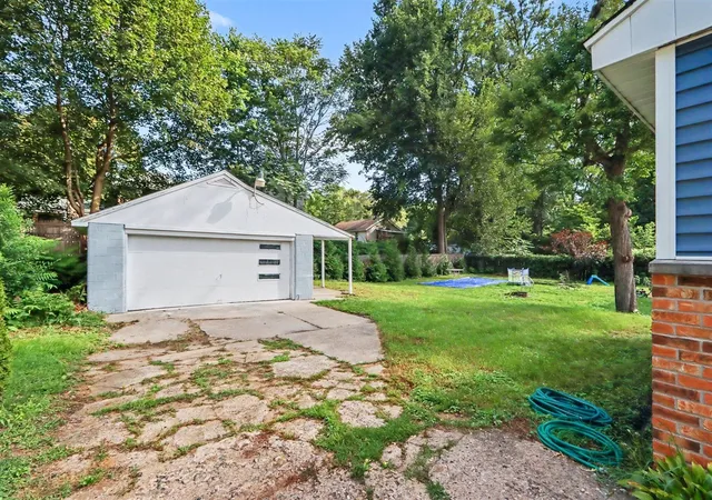 Photo 3 of Sale Pending at 70 Seivour Ave, Battle Creek, MI 49037 | MLS# 70555638 | Listing updated on 2026-09-01