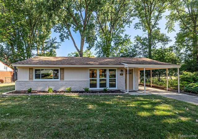 3rd image of 2642 Littletell Ave, West Bloomfield, MI 48324 | MLS# 61018561