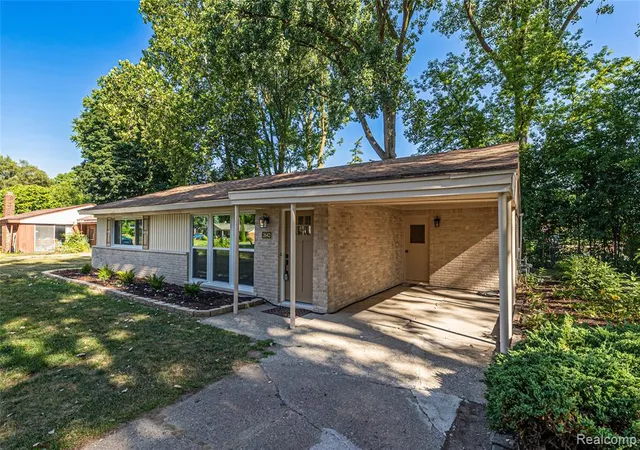 4th image of 2642 Littletell Ave, West Bloomfield, MI 48324 | MLS# 61018561