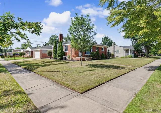 Photo 3 of Sale Pending at 22711 Hayes St, Taylor, MI 48180 2403 | MLS# 61024809 | Listing updated on 2026-09-14