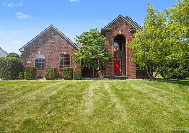 Homes for sale in South Lyon, MI | 25932 Cobblers Ln, South Lyon, MI 48178 | MLS# 61007954