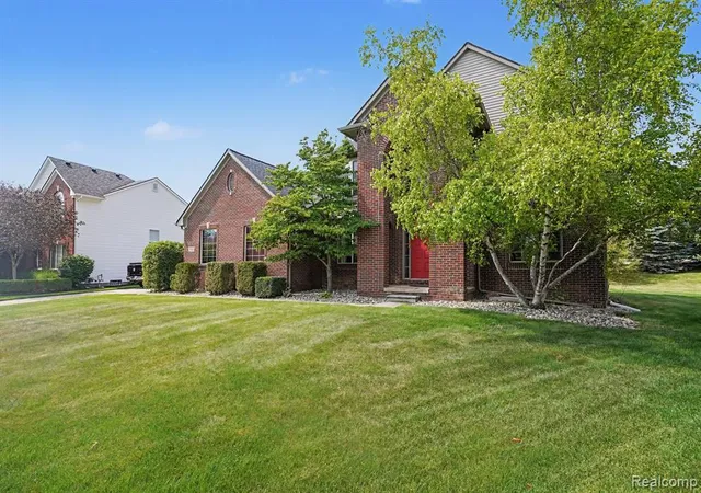 Homes for sale in South Lyon, MI | 25932 Cobblers Ln, South Lyon, MI 48178 | MLS# 61007954