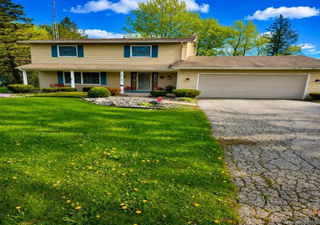 2nd image of 6103 Trenton Dr, Flint, MI 48532 | MLS# 60981695