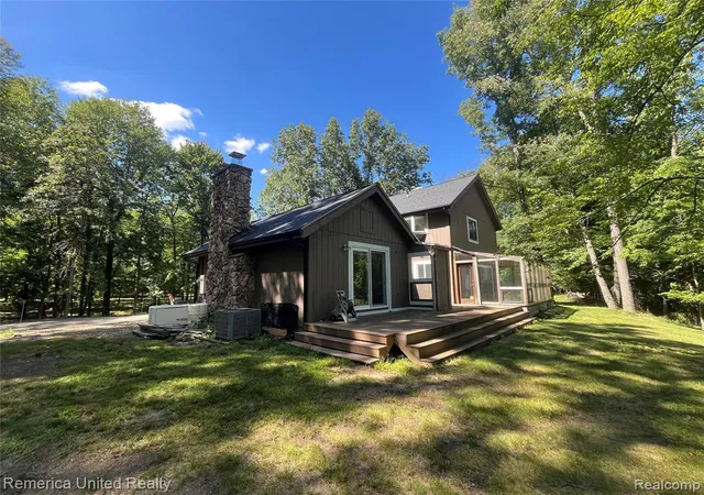 Homes for sale in Cohoctah, MI | 6160 Brambleberry Ln, Cohoctah, MI 48855 | MLS# 60933035