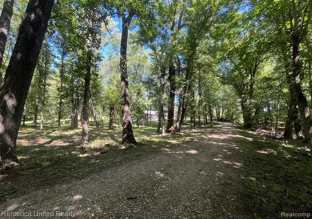 Homes for sale in Cohoctah, MI | 6160 Brambleberry Ln, Cohoctah, MI 48855 | MLS# 60933035