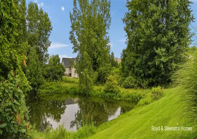 3rd image of 5279 Fawn Creek Dr, Grandville, MI 49418 | MLS# 70551747