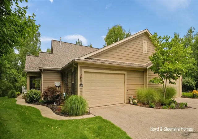 4th image of 5279 Fawn Creek Dr, Grandville, MI 49418 | MLS# 70551747
