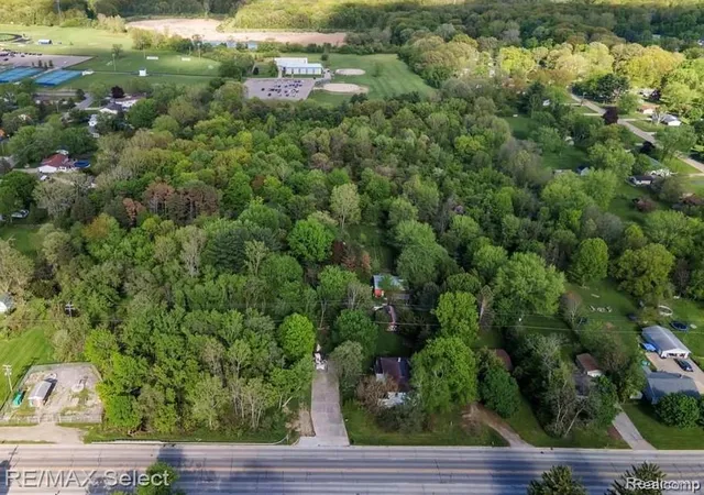 2nd image of 4180 N Genesee Rd, Flint, MI 48506 | MLS# 61000230