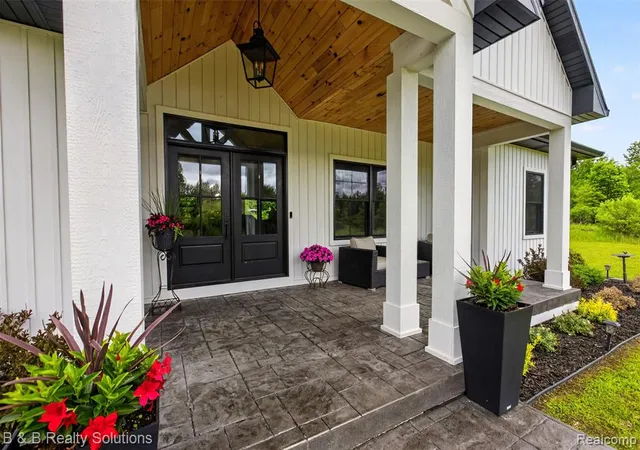Homes for sale in North Branch, MI | 6204 Fish Lake Rd, North Branch, MI 48461 | MLS# 61008067