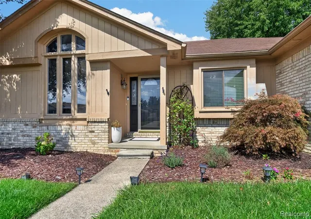Photo 3 of Sale Pending at 41367 Justin Dr, Clinton Township, MI 48038 2075 | MLS# 61024794 | Listing updated on 2026-09-11