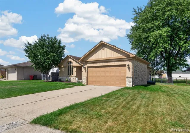 Photo 4 of Sale Pending at 41367 Justin Dr, Clinton Township, MI 48038 2075 | MLS# 61024794 | Listing updated on 2026-09-11