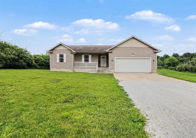 Homes for sale in Whitehall, MI | 3161 W White Lake Dr, Whitehall, MI 49461 | MLS# 70542095