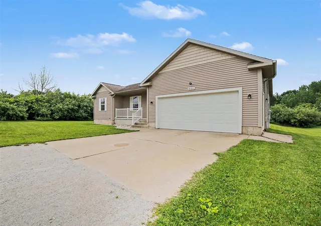 Homes for sale in Whitehall, MI | 3161 W White Lake Dr, Whitehall, MI 49461 | MLS# 70542095