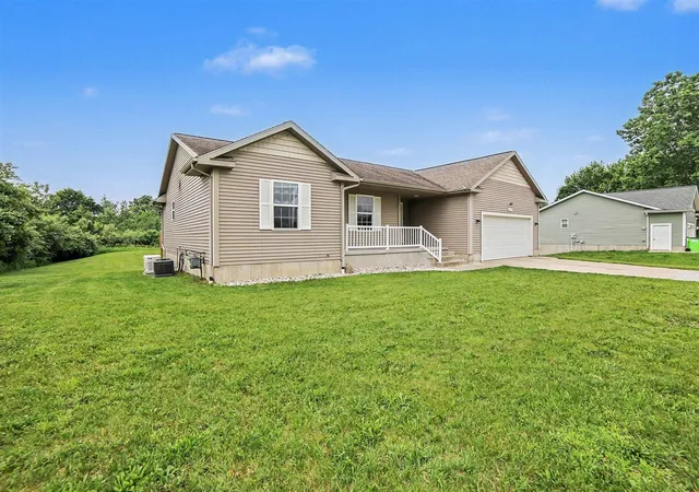 Homes for sale in Whitehall, MI | 3161 W White Lake Dr, Whitehall, MI 49461 | MLS# 70542095