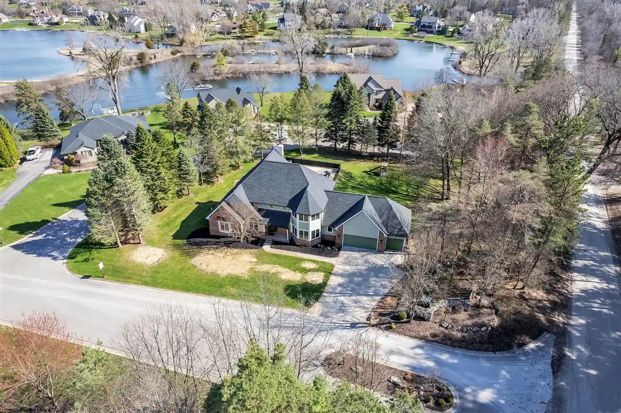 2750 Bayview Dr, Pinckney, MI 48169 | MLS# 70524410 | Houzeo