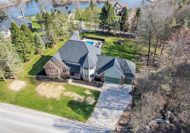 2750 Bayview Dr, Pinckney, MI 48169 | MLS# 70524410 | Houzeo