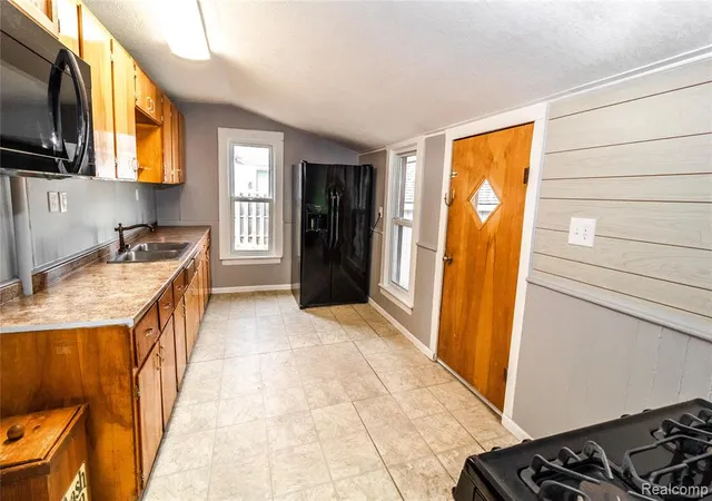 Homes for sale in Lapeer, MI | 6 Law St, Lapeer, MI 48446 2131 | MLS# 60982173