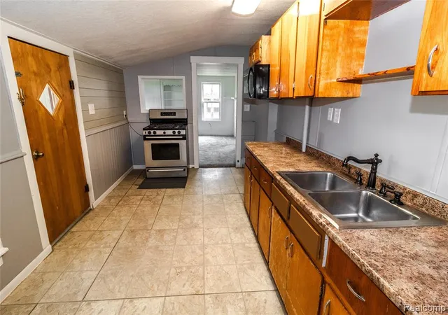 Homes for sale in Lapeer, MI | 6 Law St, Lapeer, MI 48446 2131 | MLS# 60982173