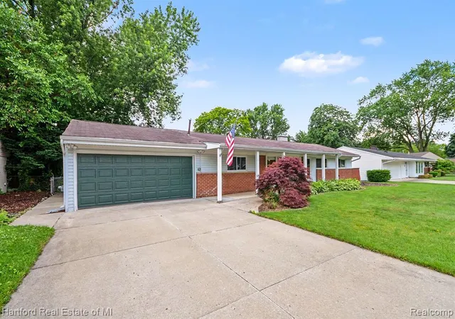 Homes for sale in Novi, MI | 41131 S Mcmahon Cir, Novi, MI 48375 | MLS# 61005671