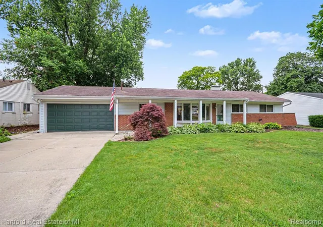 Homes for sale in Novi, MI | 41131 S Mcmahon Cir, Novi, MI 48375 | MLS# 61005671