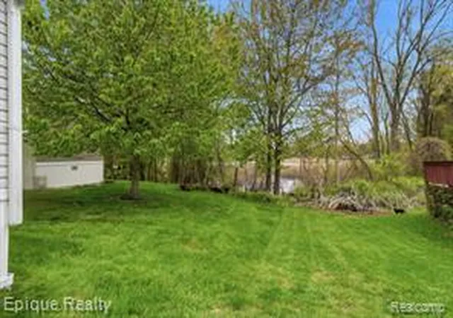 Homes for sale in Oxford, MI | 253 Parker Lake Dr, Oxford, MI 48371 | MLS# 61005119