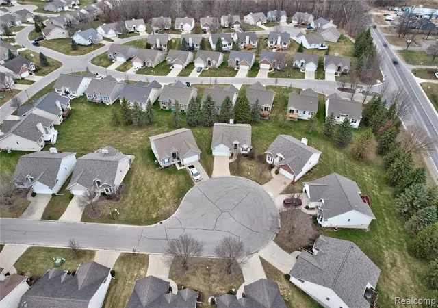 30th image of 1130 Creekside Ct, Burton, MI 48509 | MLS# 60979030