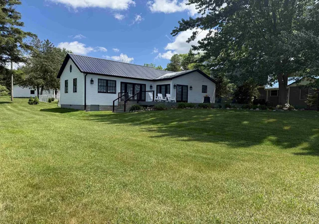 Photo 3 of Single family home for sale at 1849 E Pratt Lake Rd, Gladwin, MI 48624 | MLS# 50212822 | Listing updated on 2026-09-18