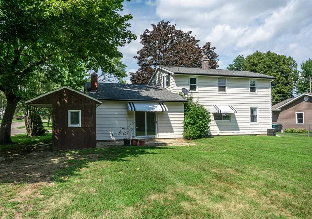 3rd image of 102 Lincolnwood Dr, Battle Creek, MI 49015 | MLS# 70553896