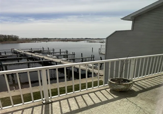 Homes for sale in Muskegon, MI | 2411 Lake Avenue, Muskegon, MI 49445 | Houzeo
