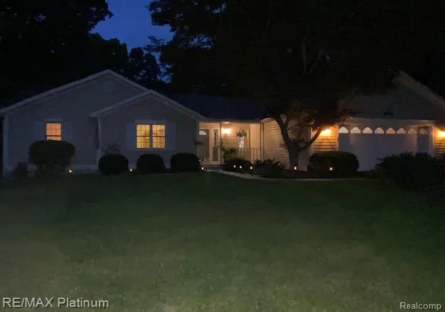 30th image of 1841 Balmoral Dr, Brighton, MI 48114 | MLS# 61020993