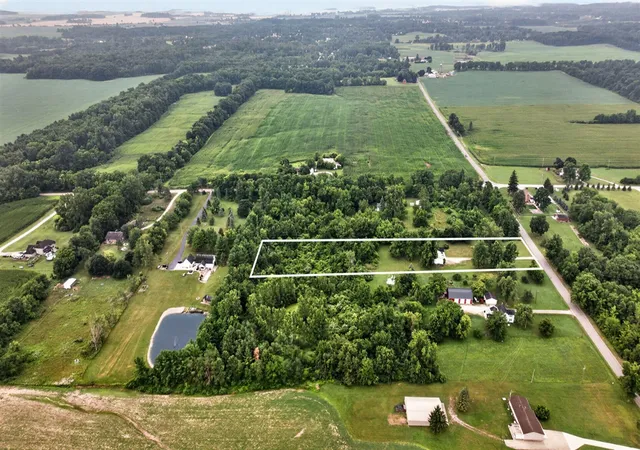 Photo 3 of Single family home for sale at 6111 Billmyer Hwy, Tecumseh, MI 49286 | MLS# 70548643 | Listing updated on 2026-08-14