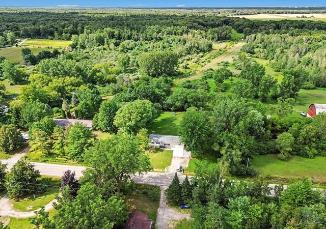 31st image of 2319 E Freeland Rd, Freeland, MI 48623 | MLS# 50216138