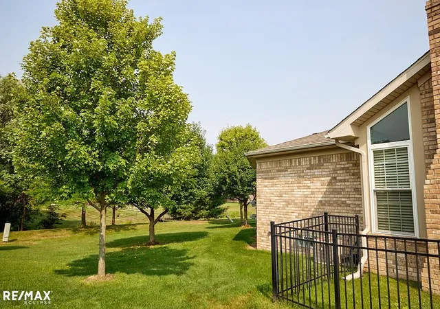4th image of 49849 Hidden Valley Dr, Macomb Twp, MI 48044 | MLS# 50219513