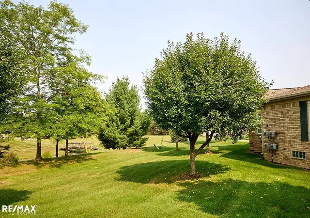 5th image of 49849 Hidden Valley Dr, Macomb Twp, MI 48044 | MLS# 50219513