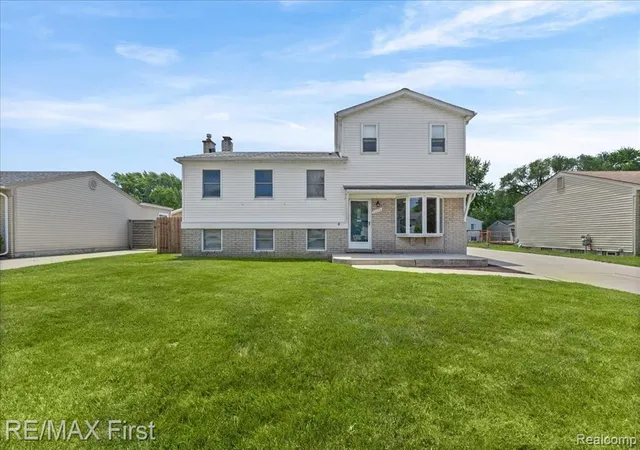 Homes for sale in New Baltimore, MI | 32658 Conrad St, New Baltimore, MI 48047 | MLS# 61001620