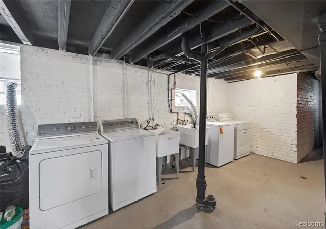 Listing Photo 2 - Condo for sale in building located at 20 W Nevada St, Highland Park, MI 48203 - Unit #