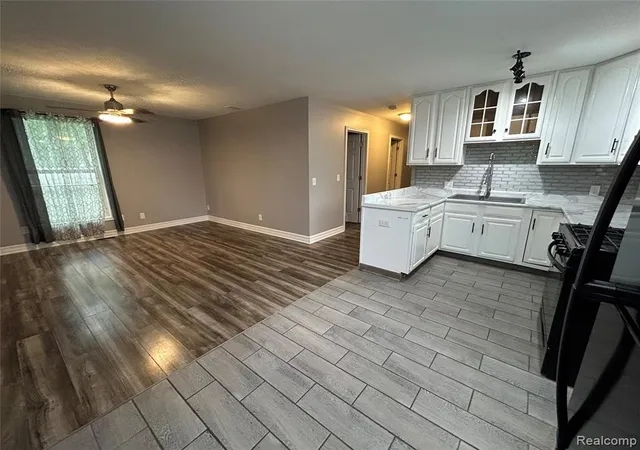 4th image of 4247 Laforest Dr, Waterford, MI 48329 | MLS# 60999987