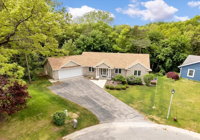 Photo 3 of Sale Pending at 2510 Thoreau Ct, Grand Rapids, MI 49525 | MLS# 70534643 | Listing updated on 2026-08-12