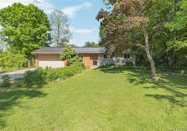 Photo 4 of Single Family Residence at 760 Waterbury Rd, Highland, MI 48356 | MLS# 61001283 | | Sold on 2026-07-14