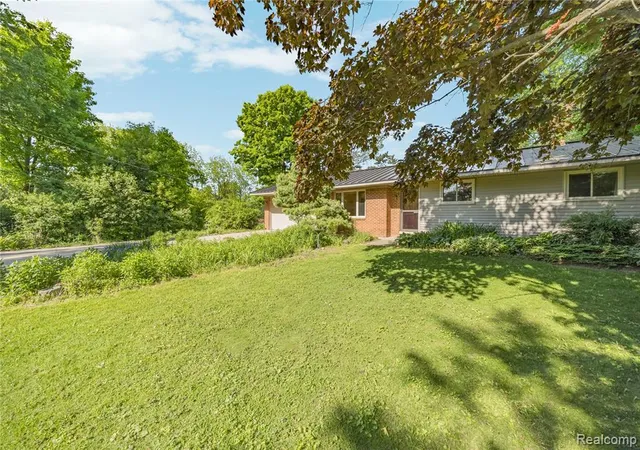 Photo 5 of Single Family Residence at 760 Waterbury Rd, Highland, MI 48356 | MLS# 61001283 | | Sold on 2026-07-14
