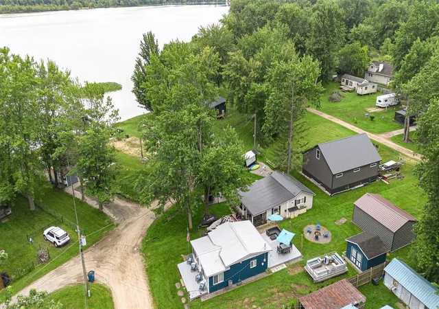 28th image of 43394 Elm St, Bangor, MI 49013 | MLS# 70542391