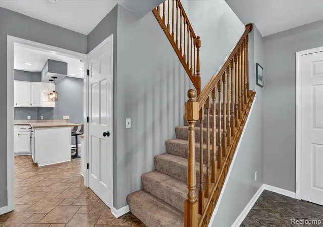 Photo 4 of Single Family Residence at 15129 Locust Grv Dr, Byron, MI 48418 | MLS# 60999054 | | Sold on 2026-07-06