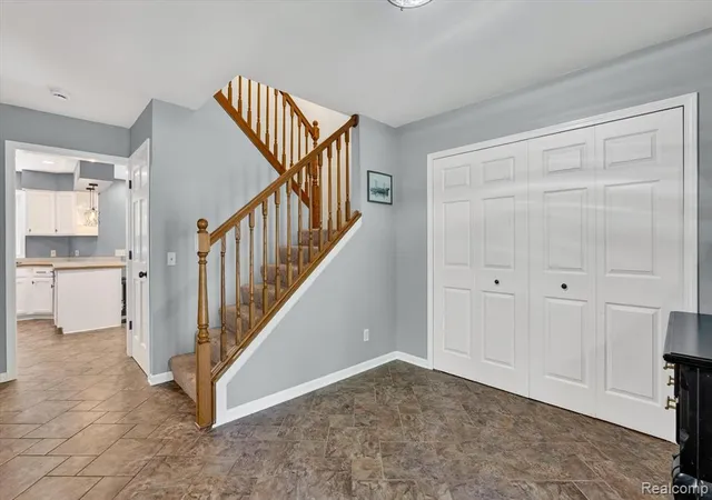 Photo 5 of Single Family Residence at 15129 Locust Grv Dr, Byron, MI 48418 | MLS# 60999054 | | Sold on 2026-07-06