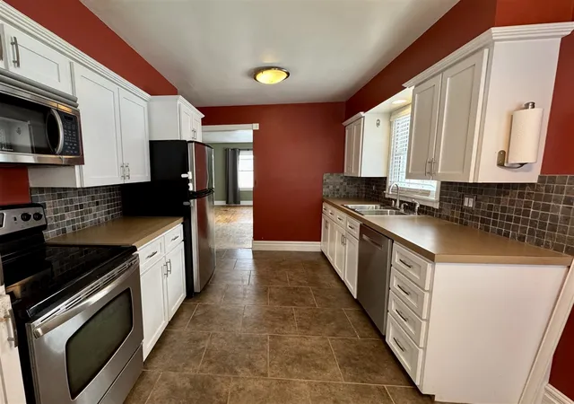 Homes for sale in Holland, MI | 351 James St, Holland, MI 49424 | MLS# 70507408