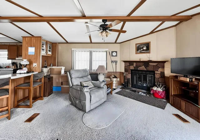 3rd image of 48609 Pineview Dr, Shelby Township, MI 48317 | MLS# 50202294